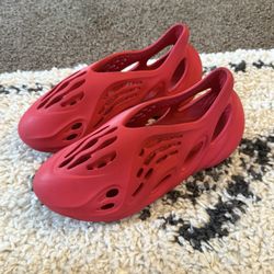 Yeezy Foam Runner Vermilion Size 11