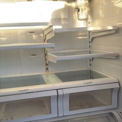 Bonito refrigerador  enfría muy vien