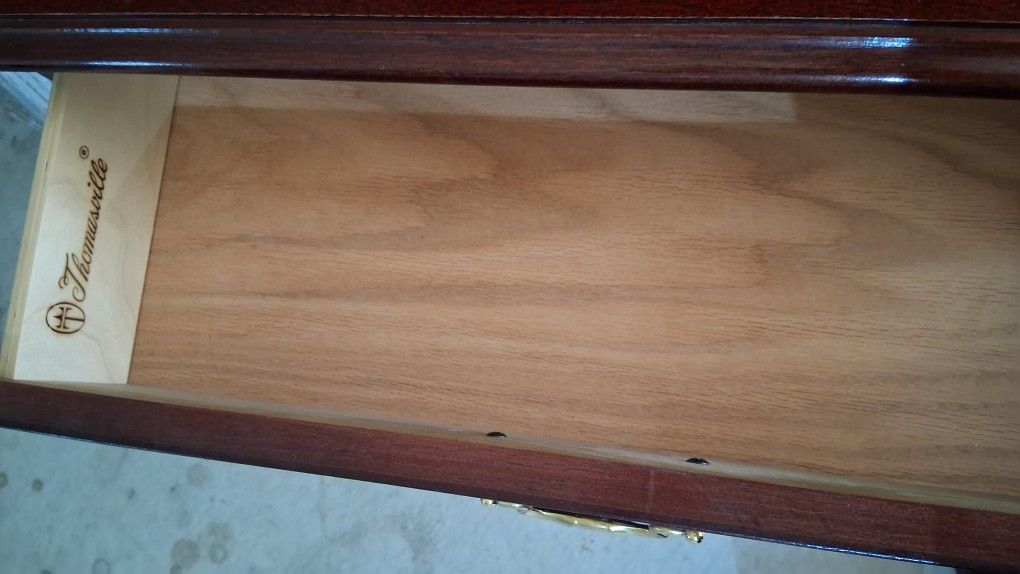 Thomasville Sofa Table 