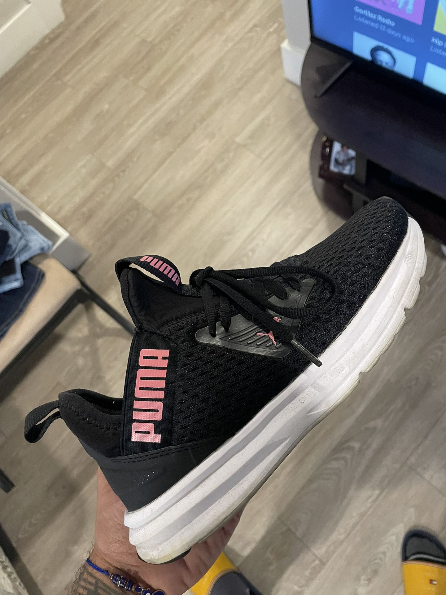 Women Puma Shoes SZ 7