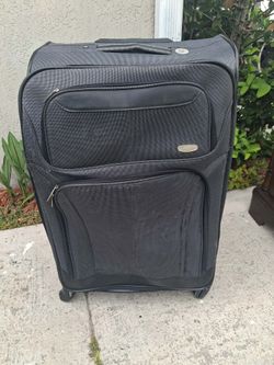 Skyline Suitcase on Wheels