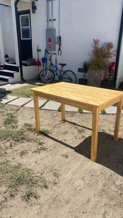 Beautiful dining table real wood excellent condition IKEA brand very clean great style