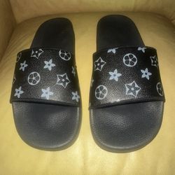Brand New Black Pattern Slides Size 43 / Men’s 10 