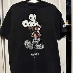 Disney Men Tshirt Mickey Size Large NEFF