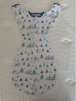 SwaddleDesigns Transitional Swaddle Sack, Arms Up Half-Length Sleeves & Mitten Cuffs, Swaddle for Newborn Transition to Baby Sleep Sack Wearable Blank