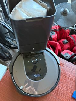 Roomba i7 Floor Vacuum