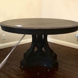 Restoration Hardware dining Table round table 60- great condition