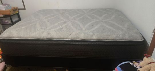 Full Mattress and Box Spring Set