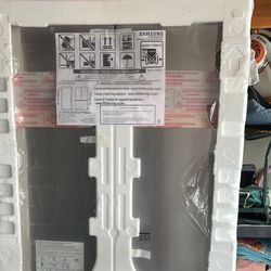 brand new Samsung RF28T5001SR 28 cu ft French Door Refrigerator