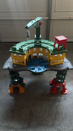 Fisher Price Thomas & Friends Large Super Station - USED Great Condition