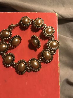 BRACELET AND EARRINGS SET GOLD COLORED