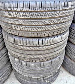 235: 45R18 Michelin Brand tires usadas en perfecta condición set of (4)