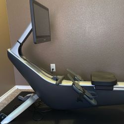 Rower (Hydrow Pro)
