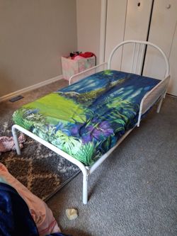 Toddler beds w. Mattresses