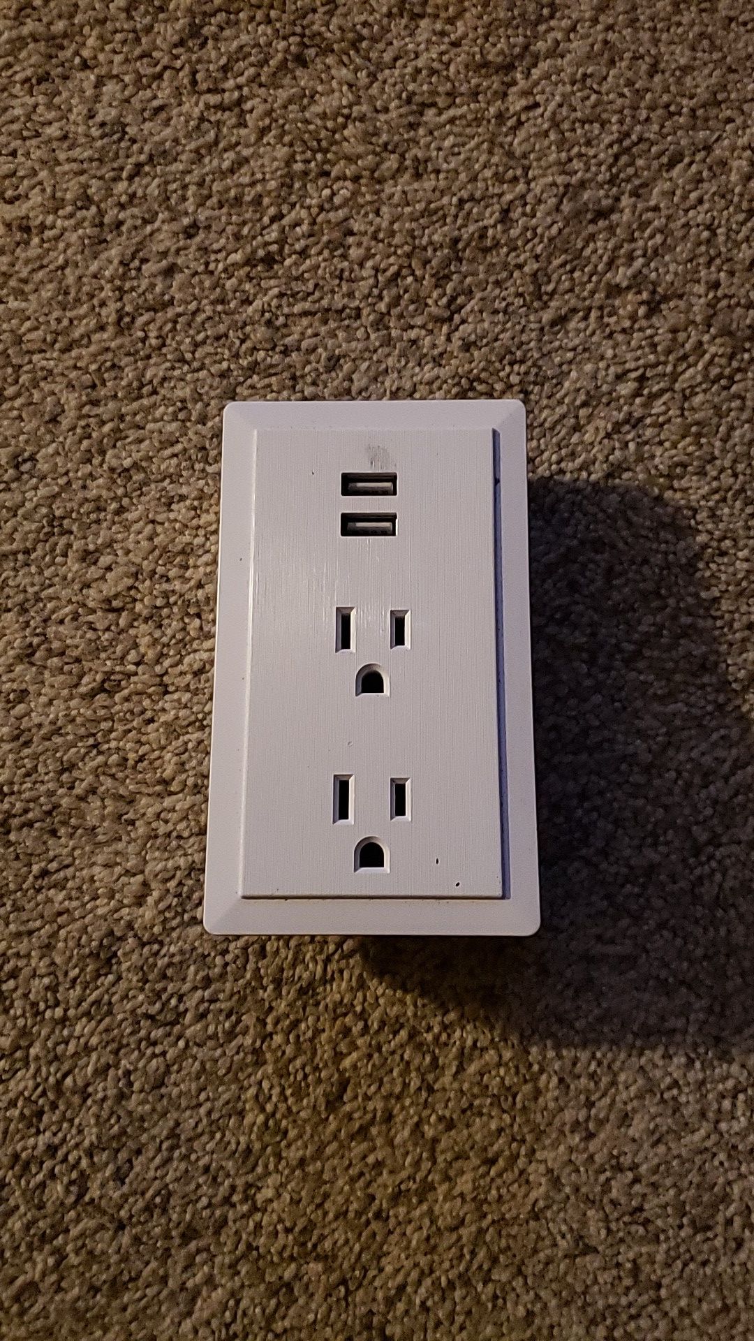 Outlet expander surge protector