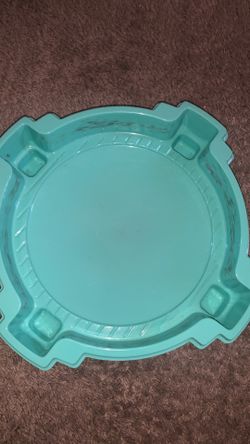 Low turquoise beyblade stadium