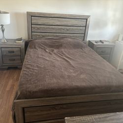 Complete Bed Set with Mattress and Nightlight - Modern Comfort for Your Bedroom