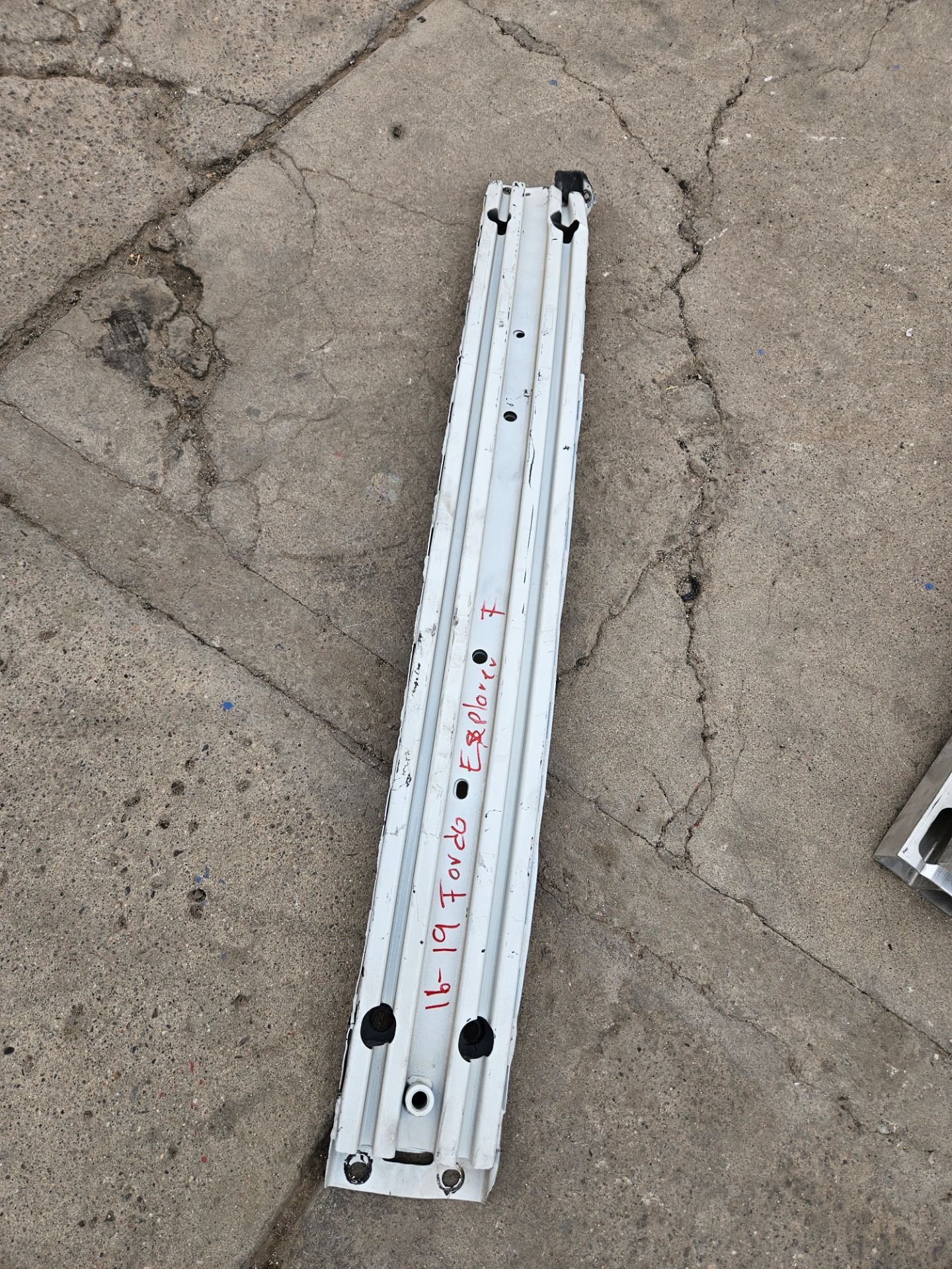 Ford Explorer front rebar oem