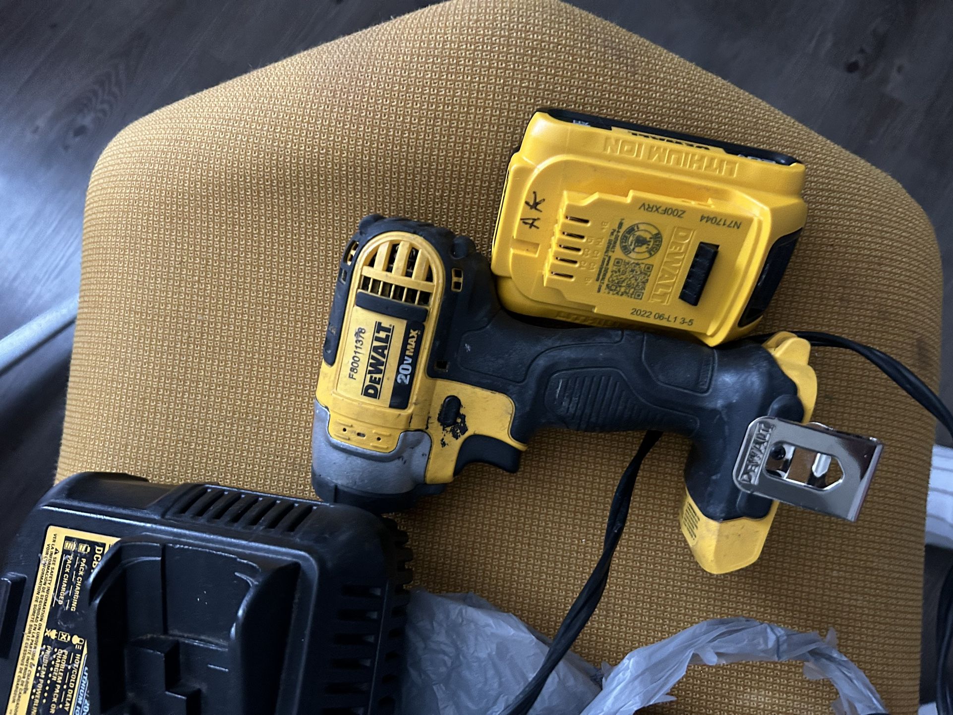 Dewalt Impact Drill 20v 2 Battery And Charger