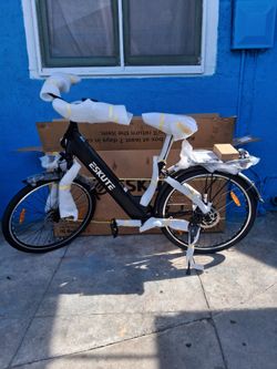 Eskute C100 Electric Bike brand new has 5 different speeds top speed is 29mph come complete with 🔧