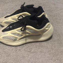 Yezzy 700 V3