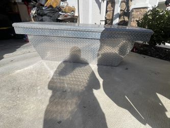 IDEAL Automotive Tool Box Pickup Truck