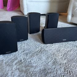 4 Definitive Technology ProMonitor 600 + 1 ProCenter 600 Speakers