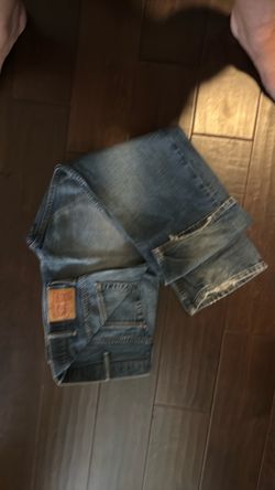 Levi's Medium Wash Denim Jeans