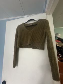New Cropped Sweaters Size XS , Pick Up Near Tully And Monterey Rd SJ CA 95112