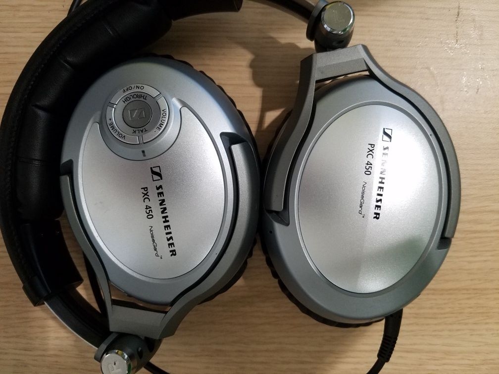 Sennheiser PXC 450 noise canceling headphone