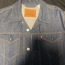 Levi’s Jean Jacket Lg  $50