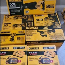Mix Dewalt Tools Total 8 Pieces