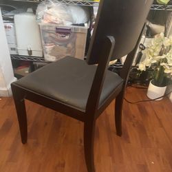 Good Condition Dining Table And 6x  Chairs 