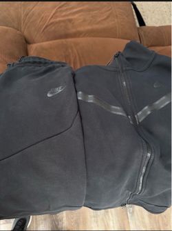 Nike tech outfit