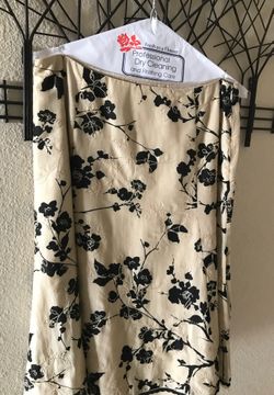 White House/Black Market, size 8