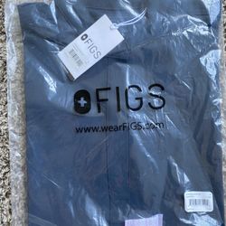 FIGS Women's Dark Harbor Rafaela Over Sized Scrub Top - Small (New) for  Sale in Hilliard, OH - OfferUp