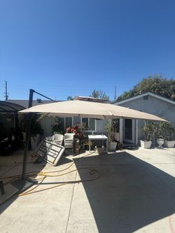 Cantilever Offset Patio Umbrella – Base Not Included