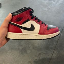 Jordan 1s Chicago Black Toe