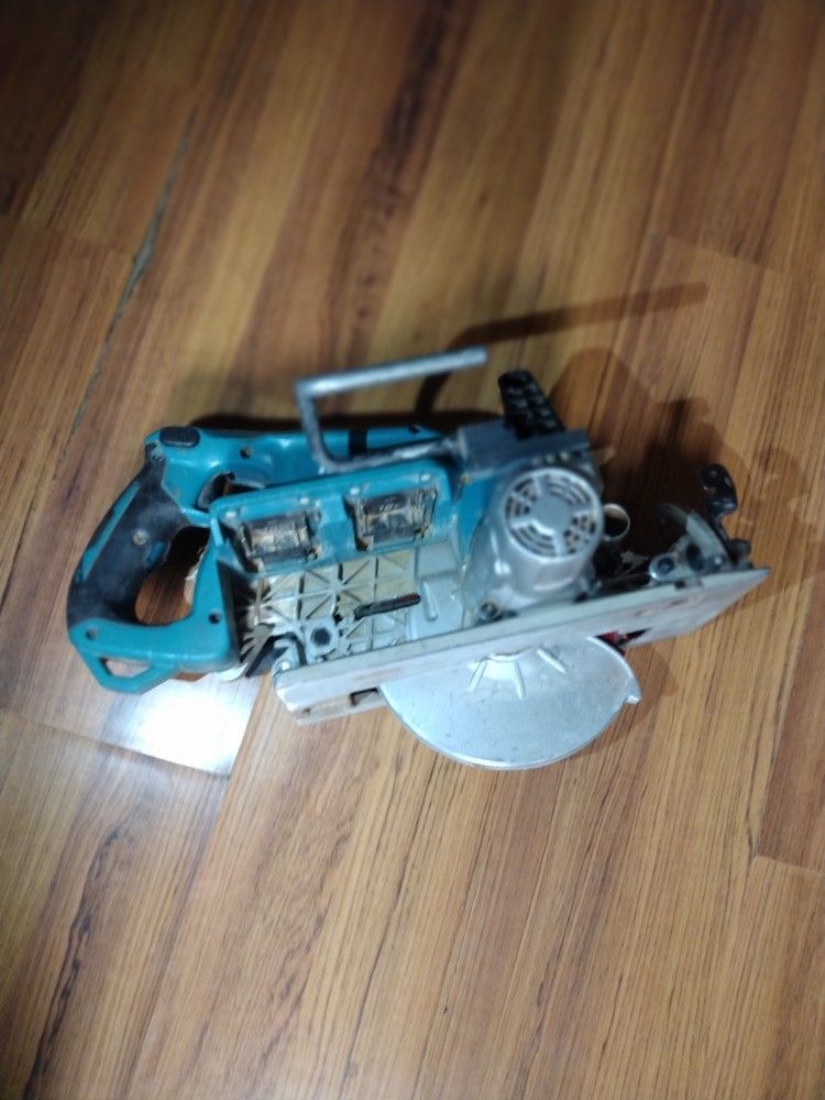 Makita Saw