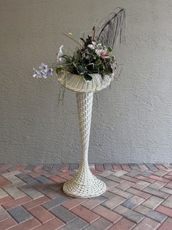 Vintage white chippy wicker floor tulip plant holder