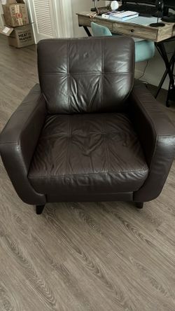 Beautiful Italian Leather Arm Chair
