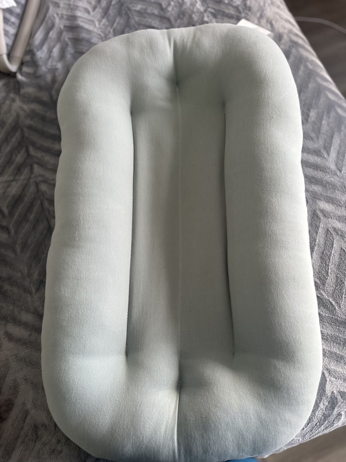 Brand New Unused SnuggleMeOrganic Infant Lounger