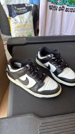 Nike tennis shoes