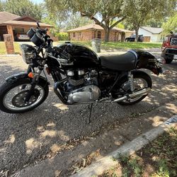 2014 triumph Thruxton 900