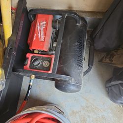 milwaukee compressor 