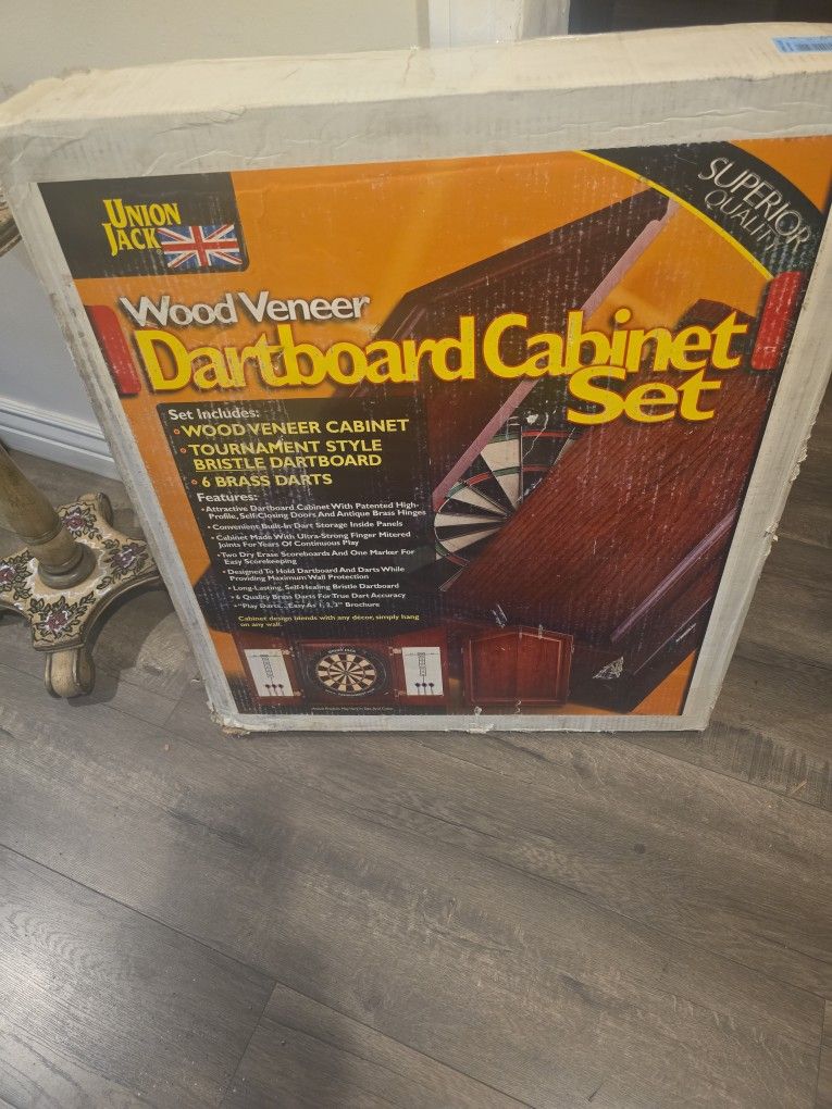 UNION JACK - WOOD VENEER DARTBOARD CABINET SET