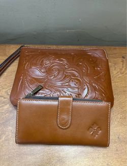 Brow wristlet & wallet!