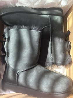 UGG Bailey Bow II  Women Size 11 
