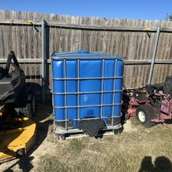 1,000 Liter Water Tank