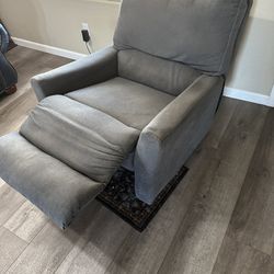 Couch Recliner And Single Recliner Both Electric 